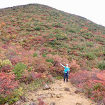 10/8(土) 紅葉の中、手を振るK川さん