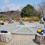 二上山雌岳山頂で昼食タイム