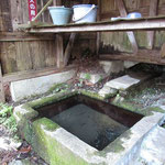 廃村の水場