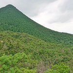 北尾根縦走路、振り返って三上山