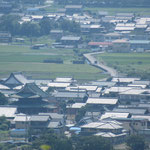 戦国時代から残る古道を遠望。
