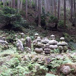 ⑤名もなき人たちの石塔1