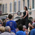 Camille sur ses trois chevaux