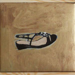 Eva Hradil "Miras Sandale" 2024, Eitempera auf Halbkreidegrund auf Leinwand, 30 x 33 cm