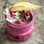 Frühstücksbowl mit Beeren & Kokos