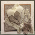 sehr edle Karte zur Hochzeit mit Spitze und Glitzersteinen. Diese Hochzeitskarte kann individuell für Sie von mir gefertigt werden.