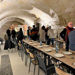 organisation d'une dégustation dans les caves du Logis Escale, grandgite à Cunault