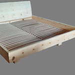 Mod. SWING in Zirbe, Abbildung in 180 x 200 cm, mit Roll-Roste, bei Vormontage