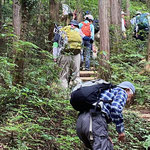 城山の急登を登る