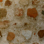 Reste von Quaderputzritzung - Sie sollten ein anderes Mauerwerk, etwa aus Kalkstein, imitieren