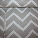 besch. Baumwolle: CHEVRONS grau ... in Richtung beige ..