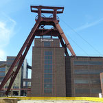 https://pixabay.com/de/images/search/zeche%20zollverein%20essen/