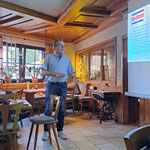 Siegfried Klafschinski beim Vortrag - Foto © Penélope Mayer