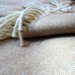 Medium shawl herringbone beige unisex