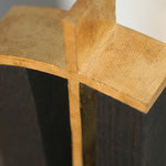 Objekt Buche schwarz mit Kreuz