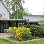 Istutusalueet kehystetty noppakivin 