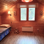 Yläkerran makuuhuone, kuva 2