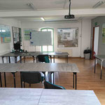 Une salle dédiée aux cours théoriques
