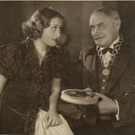 Ewa Bonacka i Stefan Jaracz w sztuce pt. Woźny i minister ( T.Ateneum 1937 )