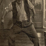 Romuald Gierasiński w scenie z filmu Ada to nie wypada 1935