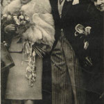 Witold Conti z żoną po ceremoni ślubnej przed kościołem reformowanym na warszawskim Lesznie 17.02.1938