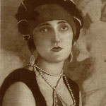 Zofia Grabowska w roli tytułowej w sztuce Mecenas Bolbec i jej mąż ( T.Polski Poznań 1927 )