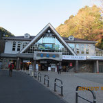 閑散とした清滝駅前広場