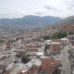 Medellín von der Gondel aus gesehen / View on Medellín from the Metrocable