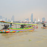 Boote auf dem Chao Phraya