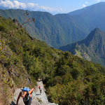Aufstieg auf den Gipfel des Machu Picchu Bergs / Hiking up the Machu Picchu Mountain