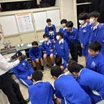 ルミノール試薬のレクチャー中です