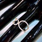 K18ダイヤリング　D：0.30ct　地金重量：1.47g　現行サイズ：11番　¥128,000（税込）