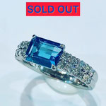 Ptアクアマリン・ダイヤリング　Ａ：1.29ct　Ｄ：0.65ct 　地金重量：6.91g　現行サイズ：11.5番　￥260,000（税込）