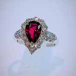 Ptルベライト・ダイヤリング（ペアシェイプ）　R：1.239ct　D：1.05ct　地金重量：5.95g　現行サイズ：12番　¥298,000（税込）　