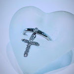 Ptダイヤピンキーリング（クロスチャーム）D：0.17ct　地金重量：3.01g　現行サイズ：4番　￥78,000（税込）