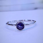 Ptアイオライトリング(覆輪留め）　Ａ：0.16ct　地金重量：1.838g   現行サイス：12番　¥58,000（税込）