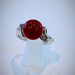 Pt血赤さんご・ダイヤリング　C：9.33mm　D0.11ct(バゲットカット）　地金重量：約6.3g　現行サイズ：13番　￥220,000（税込）