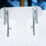 K18WGダイヤイヤリング　ネジバネ式　D：0.36ct  全長：2.9cm　￥175,000（税込）
