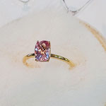 K18モルガナイトリング　M：0.81ct(7mm×5mm）　腕幅：1.5mm　地金重量：1.78g　現行サイズ：12番　￥85,000（税込）