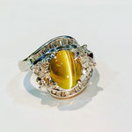 Ptクリソベリルキャッツアイ・ダイヤ指輪　C：2.97ct 　D：0.92ct　現行サイズ：12番　￥1,100,000（税込）