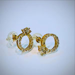 K18ダイヤピアス（リングモチーフ）　D：0.20ct　縦：1cm　幅：0.8cm　地金重量：0.720g　キャッチ留め式　￥67,000（税込)