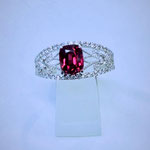 Ptレッドスピネル・ダイヤリング（クッションカット）S：1.069ct　D：0.29ct　地金重量：3.138g 現行サイズ：12番　¥260,000（税込）