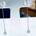 K18WGダイヤロングピアス　D：0.30ct(0.15ct×２）　全長：4cm（キャッチ留め式）　￥71,000（税込）