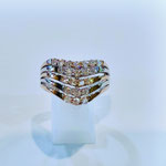 K18WG・PGダイヤリング（U字型）　D：0.70ct　地金重量：7.95g　現行サイズ：12.5番　￥225,000（税込）
