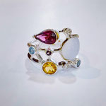 Ｋ18WGマルチ・ダイヤリング　D：0.06ct　幅：2cm 　高さ：1.73cm　現行サイズ：12番　￥66,000（税込）
