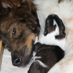 Cherina und Mama, ein inniger Moment