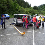 Vorbereitungen auf dem Parkplatz St. Martin 1340m