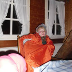Die Schlafsack-Frau am Abend in unserer Wohnung