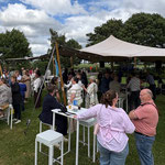 Onder het genot van een goede catering en goed weer was het prettig napraten.