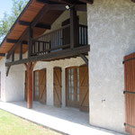 la façade, toute landaise